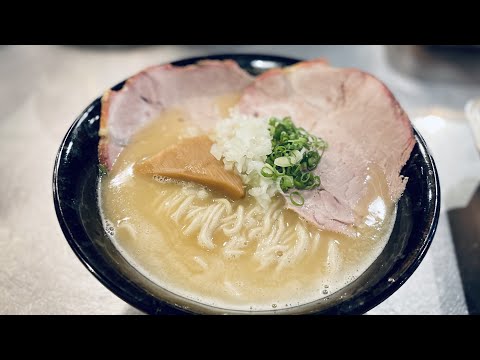 Japanese Ramen Chef makes Chicken Chashu Ramen in Taipei