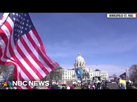 Thousands of ‘No Kings’ protests against the Trump agenda