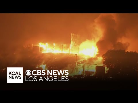 Airport Fire burns homes near Lake Elsinore while crews try to stop the inferno from spreading