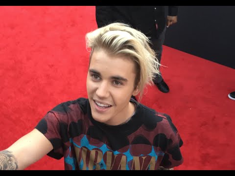 American Music Awards Red Carpet 2015
