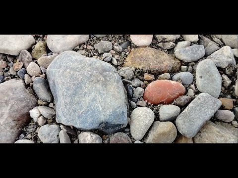 21 07 24 Поиск самоцветов на речных откосах