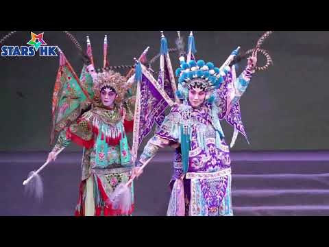 彭美施作品《忠烈楊門2025》重演 精華 | 尹飛燕演百歲佘太君 觀眾高度讚許 逾二十位文武生 花旦披甲上陣大曬冷 | 梁兆明與梁非同《夢迴訓子》父子情相當感人