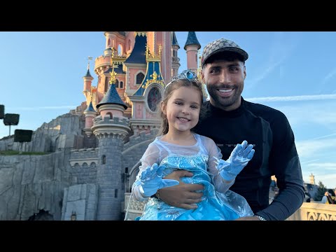 IMANI IM DINSEYLAND 👸 | Nader Louisa