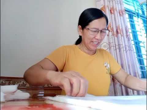 Tôi đi nhập hàng ly long về nhà để gap tăng thêm phần thu nhập cho gia đình tôi