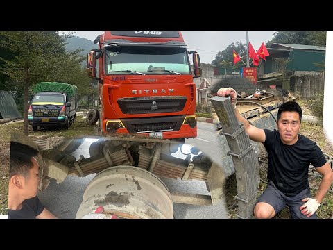 100-Ton Dump Truck Suffers Broken Spring – Intense Rescue Operation Midway Through Road