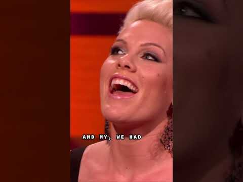 P!nk tells a sick love story 👩‍❤️‍👨