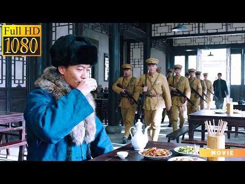 2025動作大片：茶樓被欺負的小夥竟是最強特種兵，一招搶走手槍，反殺眾人！ ⚔️ 抗日 MMA | Kung Fu 🔥