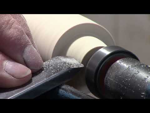 Richard Raffan makes a tool handle