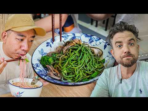 Secret Ingredient Noodles, 🇻🇳 Food Hunt With A Follower