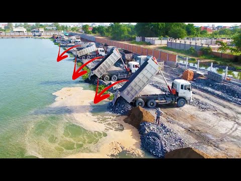 Impressive 18 Wheel Dump Trucks Preparing For Unload Stones Resize Road 50M