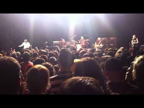 Iggy Pop and the Stooges - Now I wanna be your dog - LA Dec 1 2011