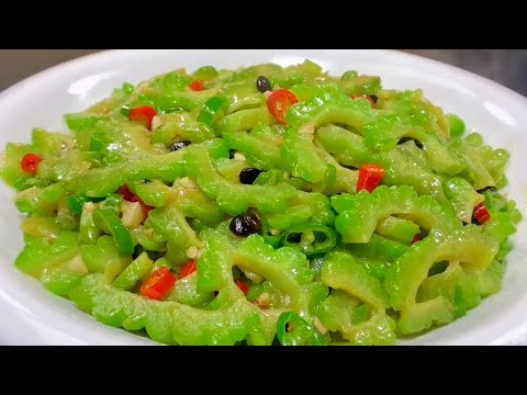 Do not put the bitter gourd directly into the pot, add one more step, there is no bitterness at all