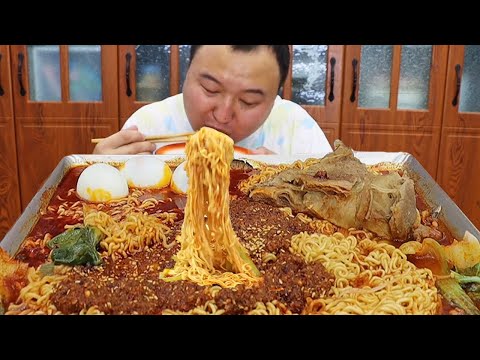 Spicy Steak Ramen、steak、Hand-Pulled Noodle、Spicy Steak - Mukbang eating show