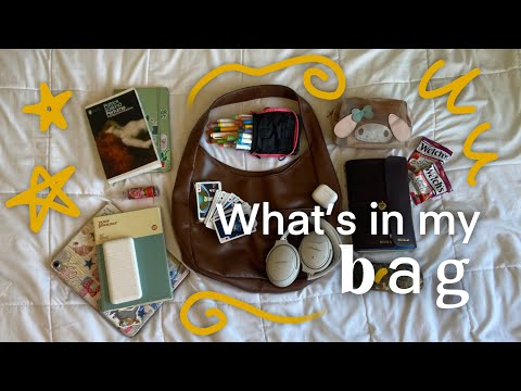 What's in my bag ˖ . ݁𝜗𝜚. ݁₊ my eclectic essentials