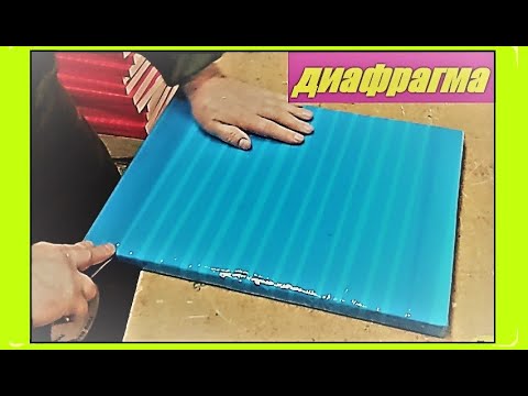 Теплая, дешевая, долговечная и простая в изготовлении.