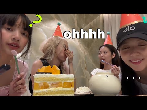 [FUNNY MOMENTS] BLACKPINK'S 8TH ANNIVERARY!🤣😂 #blackpink #jisoo #jennie #rosé #lisa
