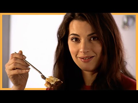 Nigella's Secret to a Stress-Free  Festive Sunday Roast (The "Backwards" Method!)
