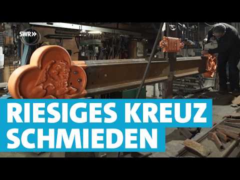 Schmiedekunst: Gusseisernes Kreuz restaurieren