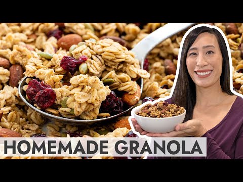 Best Homemade Granola Recipe (Super Easy!)