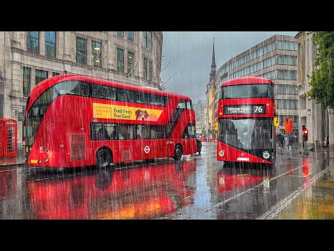 London Rainy Day Walk 2025 ☔️ Famous Sights: Tower Bridge to the City of London | 4K HDR