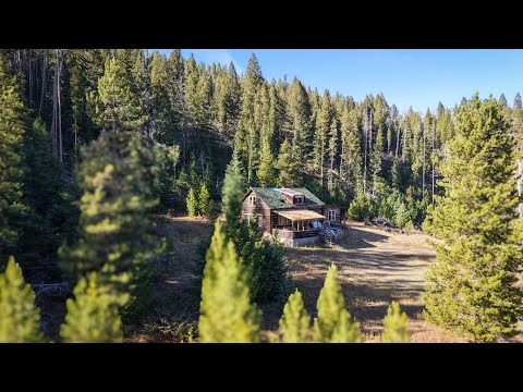 I Found A Missing Mountain Mans Home In A Strange Canyon