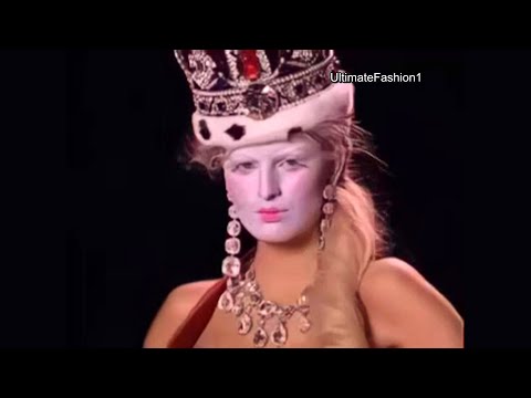 Christian Dior Haute Couture Fall Winter 2004 - backstage & full show