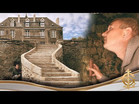 Exploring the Mystery: What's Behind the Blocked Wall in the Original Garden Staircase?