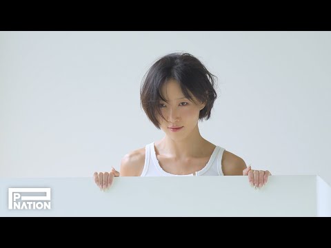 화사 (HWASA) - Harper’s BAZAAR Photoshoot Behind The Scenes 📸