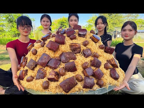 Amazing cooking braised pork and stir fried noodle with egg recipe