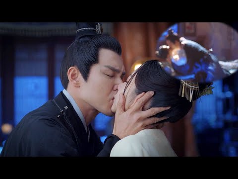 Rainy night passion! Wife was caught in the rain, prince took her back to the room to have sex!