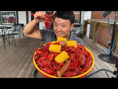 ULTIMATE Cajun / Creole Food Tour of New Orleans | 6 POUND Crawfish Boil!
