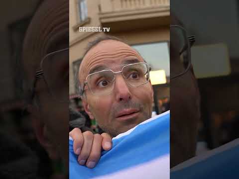 Links gegen links: Gespaltene Demo in Leipzig | SPIEGEL TV Shorts