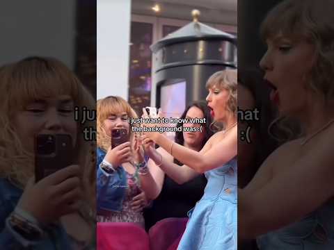 When Taylor Swift LOVED a fan's background photo on phone while taking a selfie...