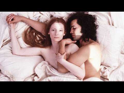 英俊少年变成女儿身，活了400多年，才知道做女人有多不容易，4万人打出8.3高分，18分钟看完1992年奇幻爱情电影《奥兰多》