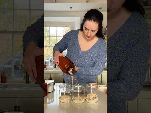 Easy apple crumble overnight oats #shorts #overnightoats