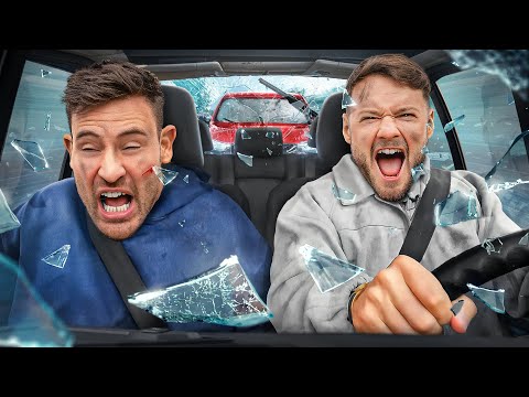 Auto crasht in uns - Wir schätzen wie schnell es war 🤕🤔(6 Challenges)