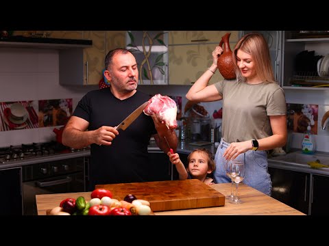 LAMB AND POTATOES BAKED IN THE OVEN.