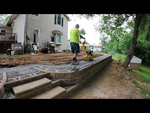 How to build a retaining wall on a slope