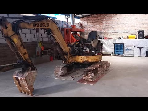 RESTORATION OF AN OLD, WORN-OUT, ABANDONED EXCAVATOR, TRANSFORMED INTO A CLEAN AND NEAT MACHINE.