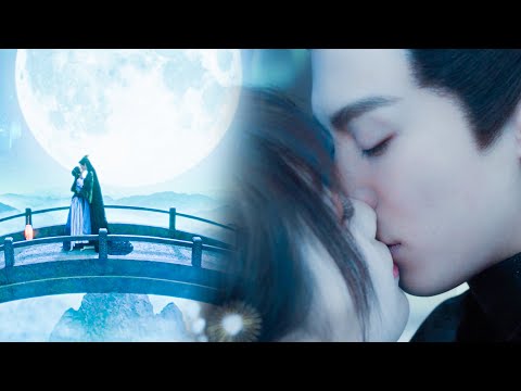 [Love Under the Moonlight] The Devil King forcefully kisses Little Orchid!