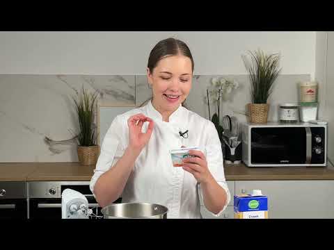 Filling and assembly of Banana Caramel cake