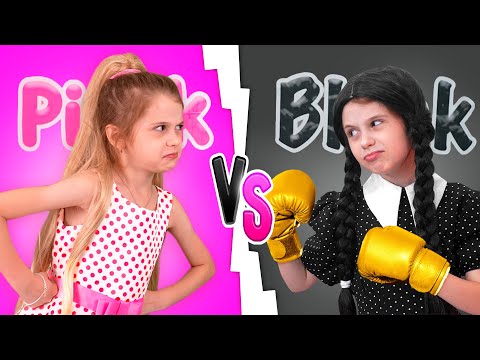 Eva memainkan Hitam vs Merah Muda dan Wednesday