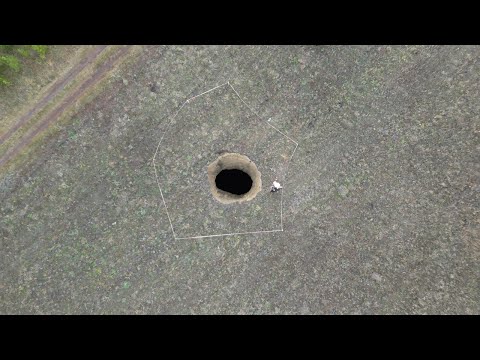 Загадка карстовой дыры