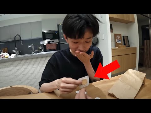 在西雅圖買「第一次世界大戰古幣」送HOOK，他會有什麼反應?【阿滴日常】