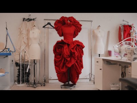 Follow Head of Atelier, Judy Halil, as she gives a step-by-step demonstration for McQueen Roses.