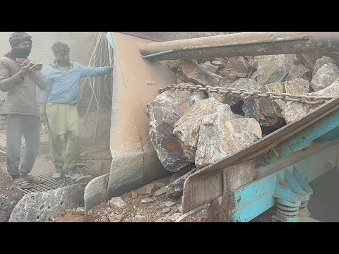 "Big Rock Crusher Machine: A Giant in Action"Big Rock Crushing: A Powerful Process"#stonecrusher
