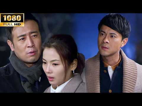 The husband came downstairs but saw his wife hugging another man!💥