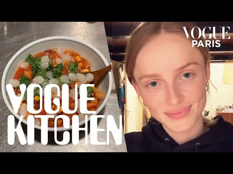 Stay Home and make chili with Rianne van Rompaey | Vogue Kitchen | Vogue Paris
