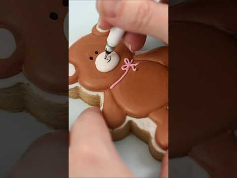 Teddy Bear Royal Icing Cookie #howtodecoratecookies