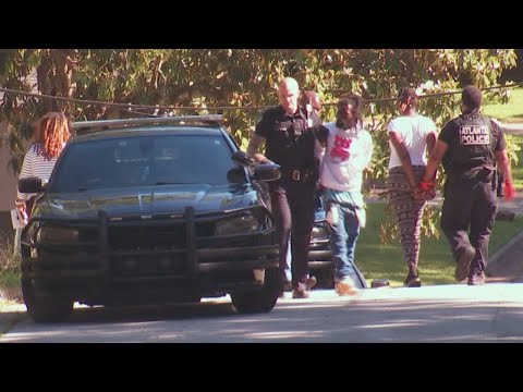 Mom arrested after child found wandering outside in Atlanta, police say